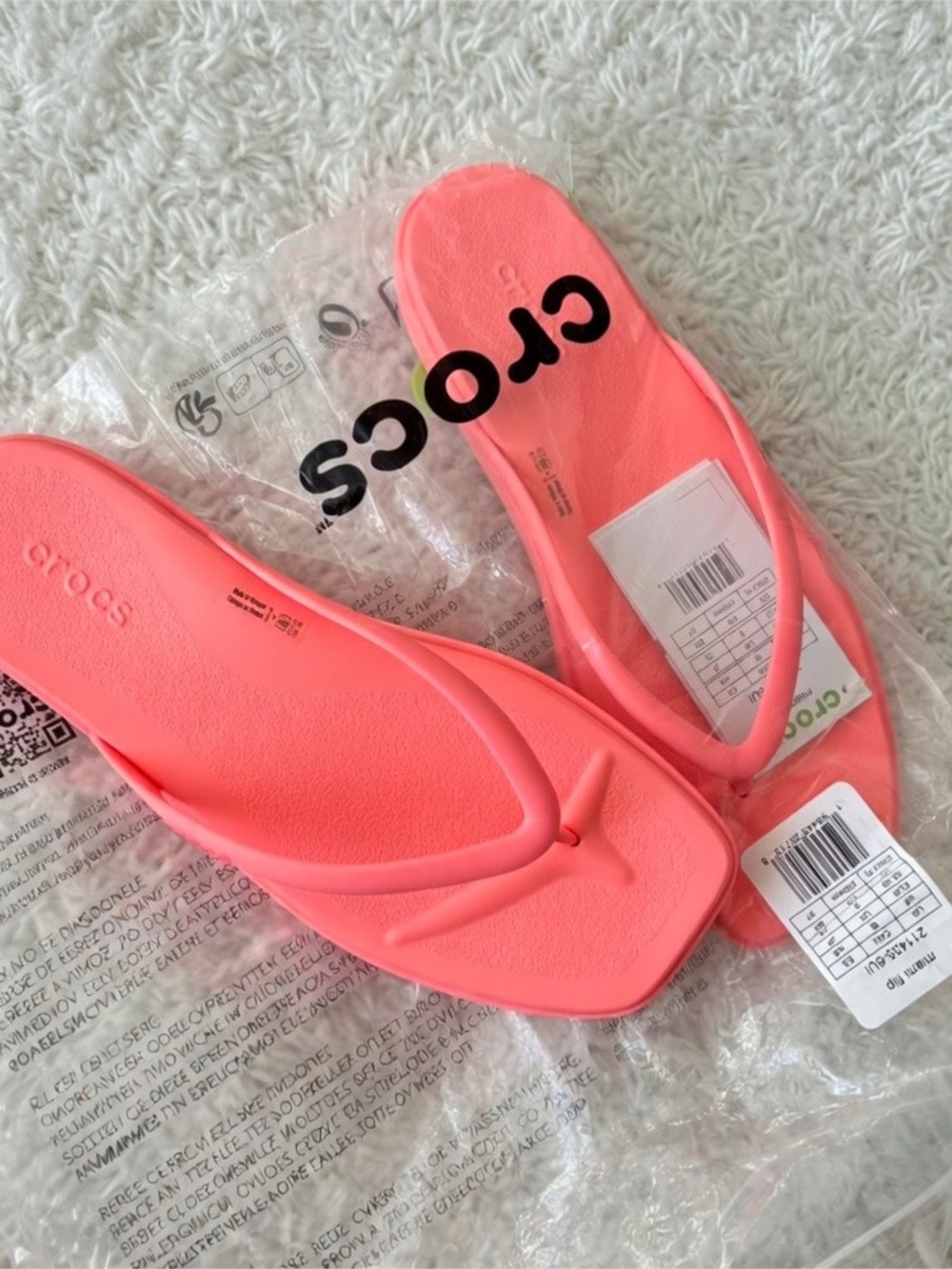 CROCS Women's Coral Pink Square-Toe Flip Flop Sandals